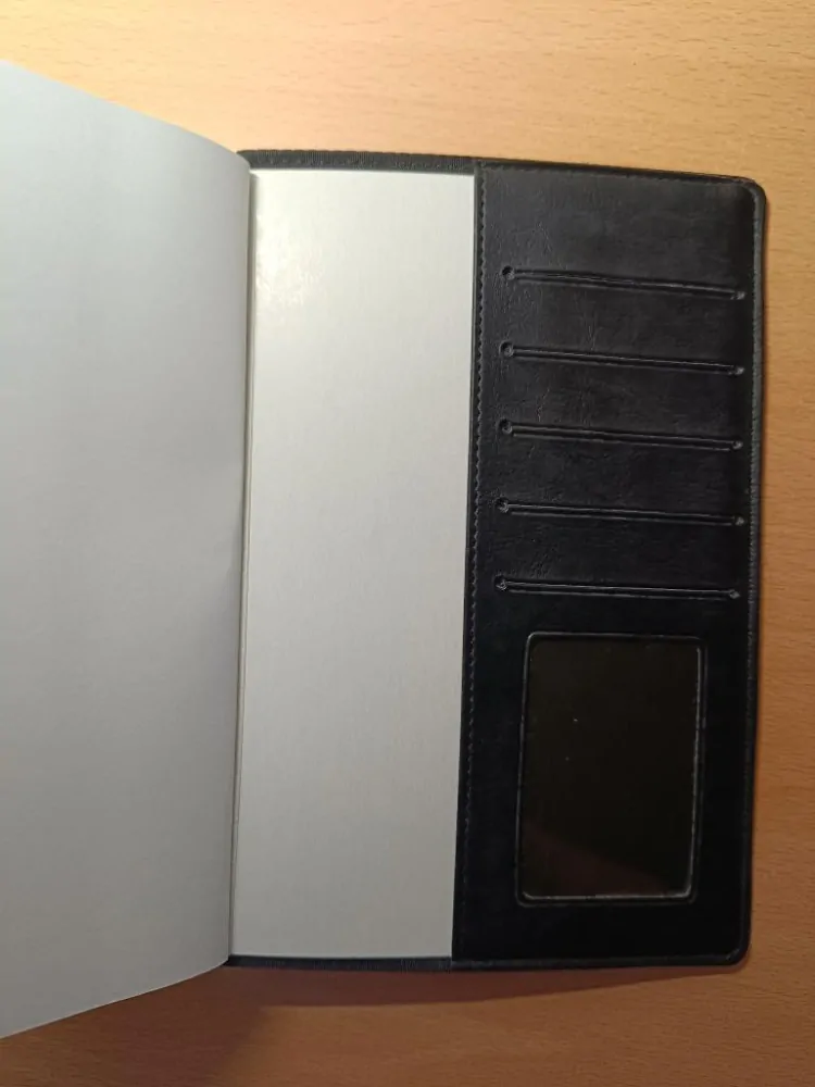 Diář denní A5 Pocket - koženka s klopami a kapsami